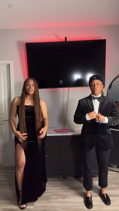 Shellie heels wouldn’t let her go hard but we still hit that 😩🖤 #foryou #twins