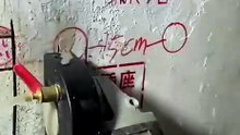Here's a neat trick from electricians: how to cut socket grooves without making a mess.