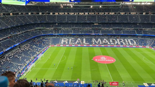 Pitos en el Bernabéu antes de recibir al Oviedo