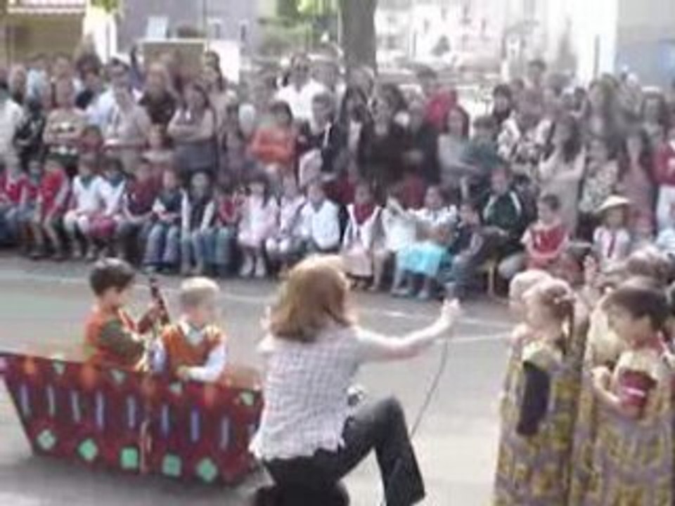 Les petits dansent l'Afrique