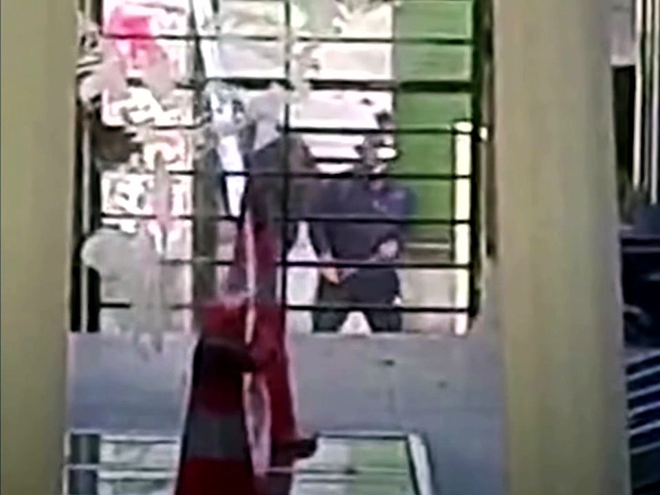 Mineros usan resorteras para lanzar cachorros de dinamita contra la Policía en pleno centro