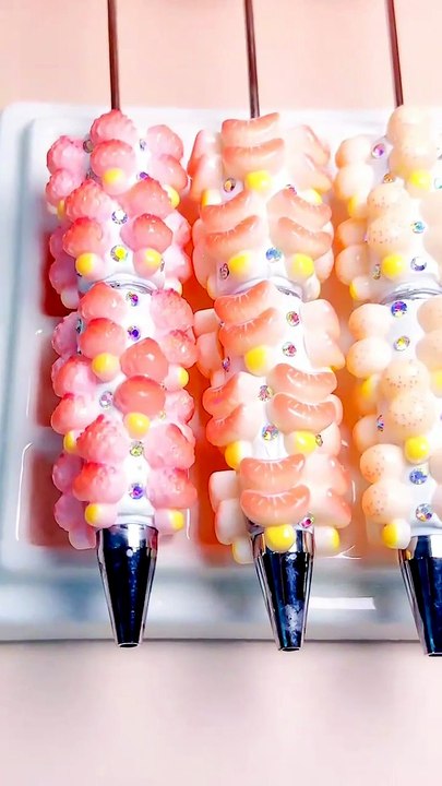 Beadable Clay Pens with Cute Cat Character Tanghulu in Strawberry Fruit