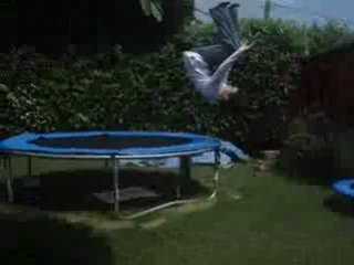 Salto avec trampoline éloigné