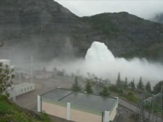 Purge du barrage de Serre Ponçon