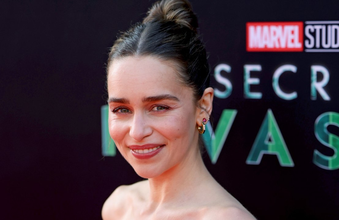 Emilia clarke nach gehirnblutungen: sie glaubt, sie habe 'den tod betrogen'