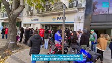 Abrazo simbólico a sede de PAMI La Plata por  salarios y prestaciones