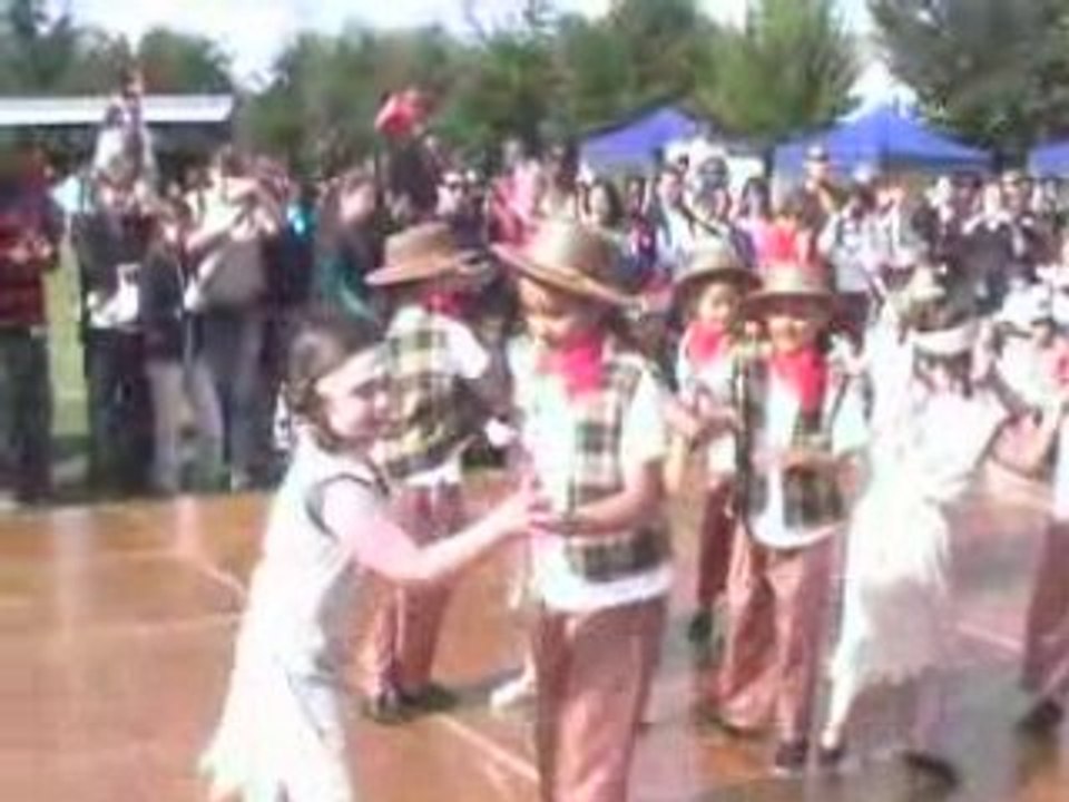 Zoé danse juin 2008