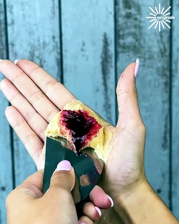 Create a fake wound using makeup for Halloween☠️