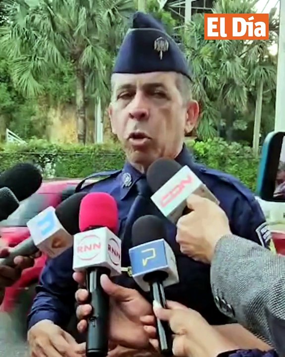 ¡De película! hombre se trepa al puente Juan Bosch para evadir captura de la Policía Nacional
