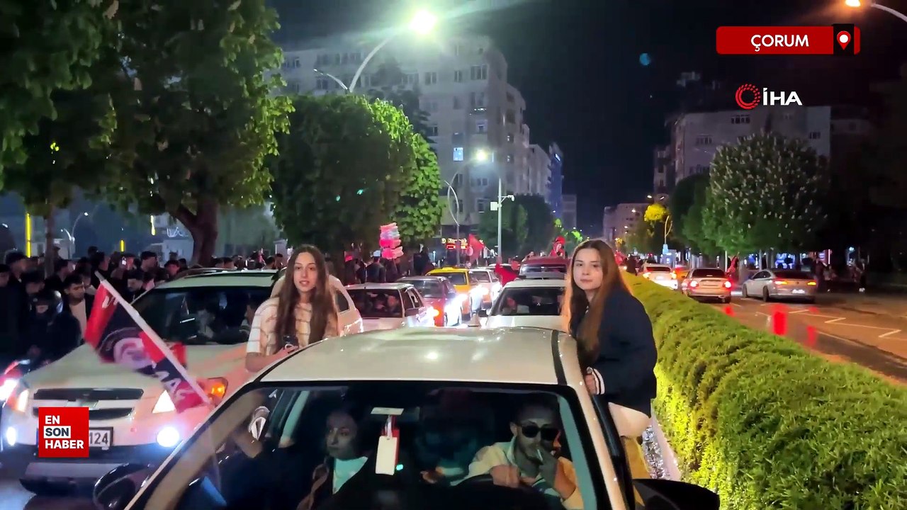 Çorum FK taraftarları yarı final galibiyetini coşkuyla kutladı
