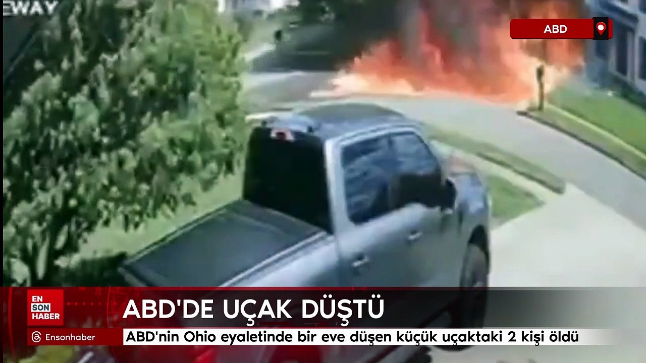 ABD'de düşen küçük uçak eve çakıldı