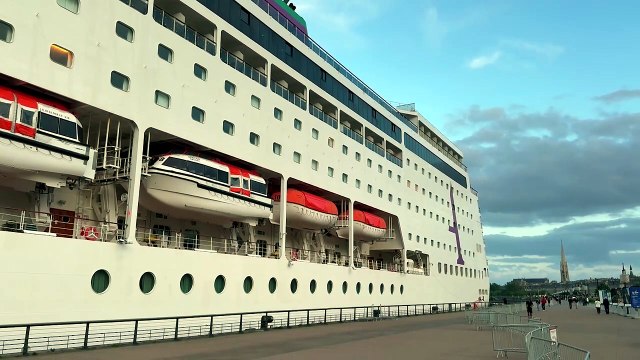 El crucero 'Ambition' atraca en A Coruña y Sanidad Exterior evalúa la situación