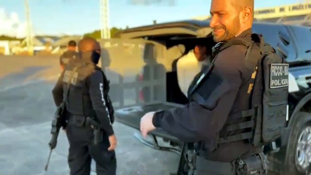 Chega a Salvador casal líder de facção capturado pela Polícia da Bahia na Bolívia