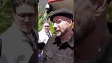 ✨ John Travolta à la sortie des artistes du Palais des Festivals à Cannes