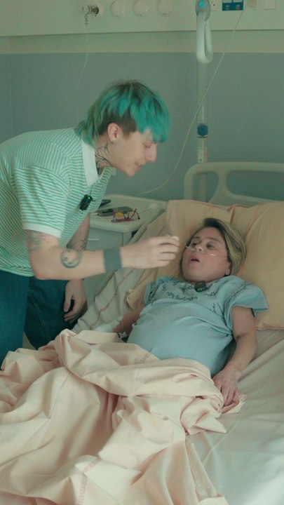 Ma mère est de retour à l'hopital ?..