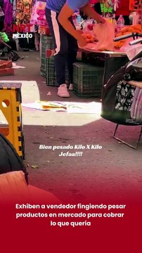 🚨😡 Un video se volvió viral tras mostrar a un vendedor de mercado presuntamente simulando pesar mercancía, para dar cantidades menores y cobrar a conveniencia. Usuarios piden sanciones.