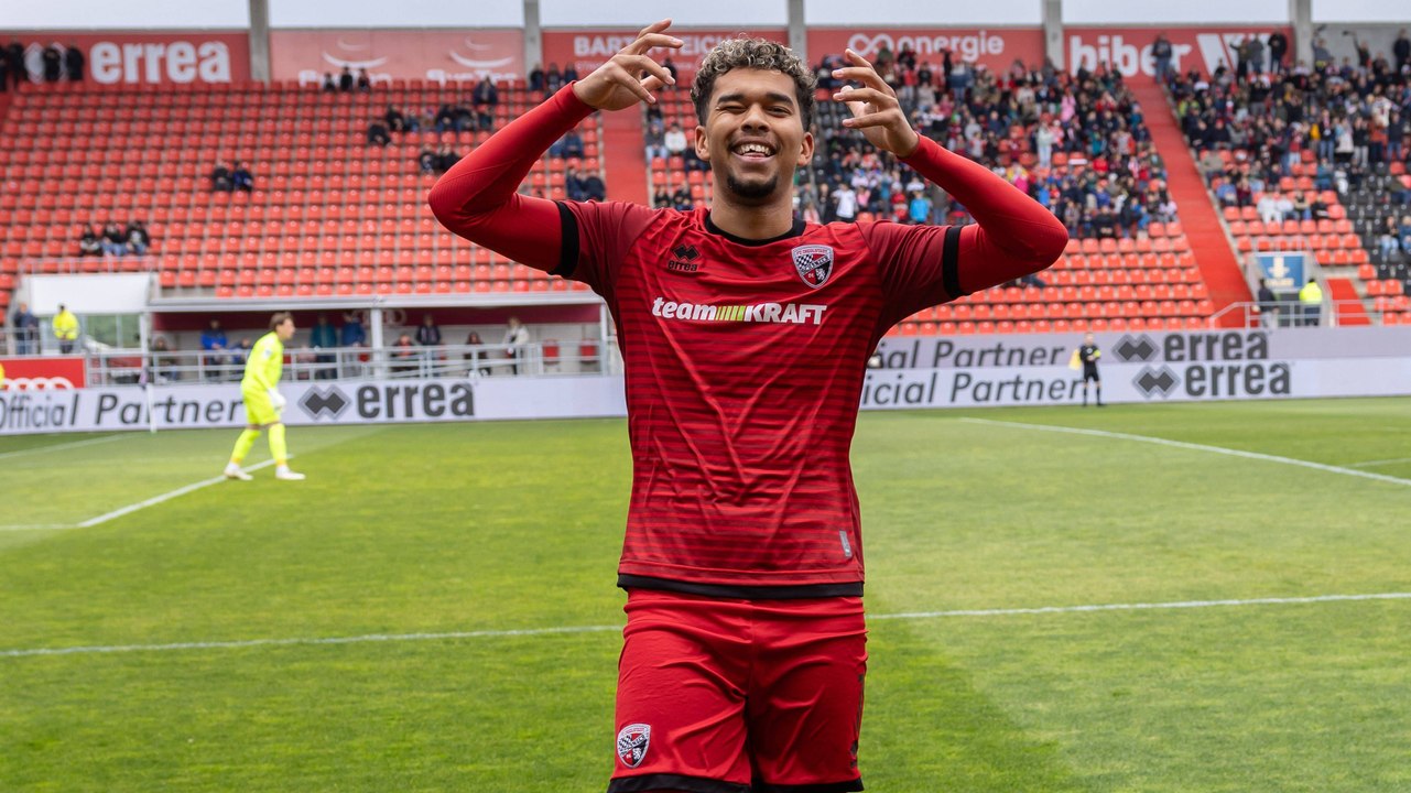 Dreirpack von Sturm: Ingolstadt schießt Waldhof ab
