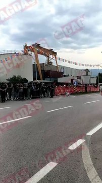 Erdoğan Kocaeli’yi selamlayarak stadyuma giriş yaptı
