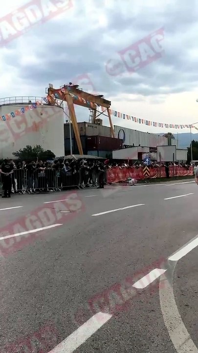 Erdoğan Kocaeli’yi selamlayarak stadyuma giriş yaptı