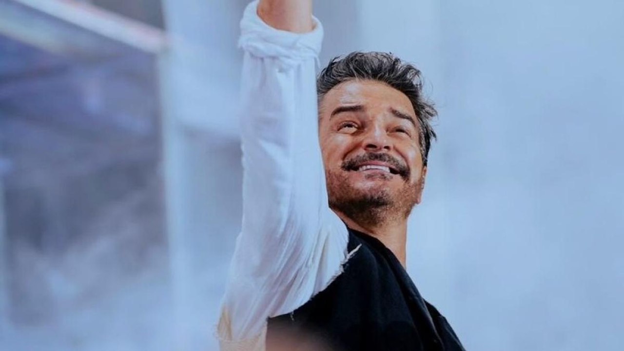 Ricardo Arjona sorprende a fan durante su show