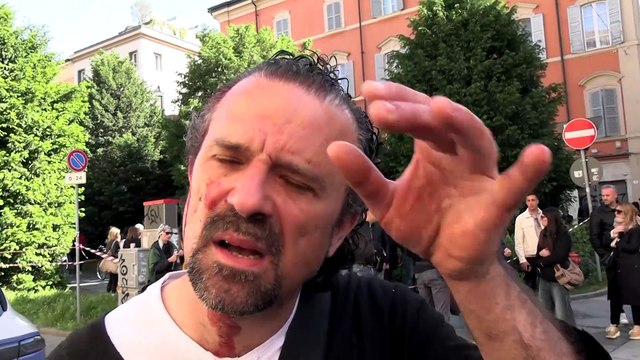 Modena, con l'auto travolge i passanti: ?Cos? l'ho bloccato, mi ha ferito col coltello?