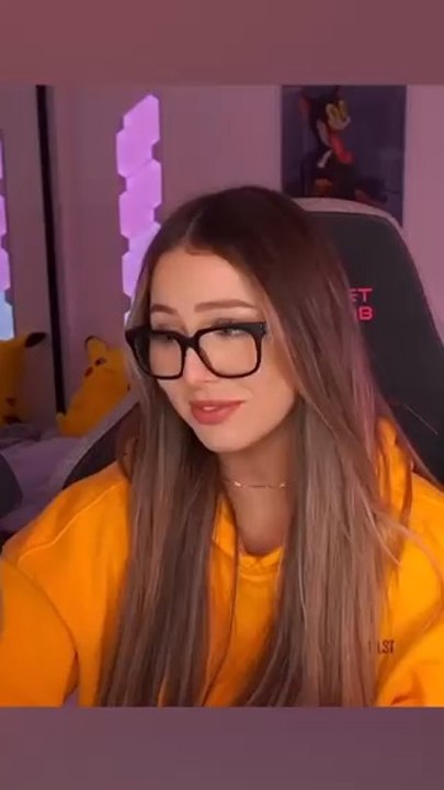 🥲 Alright who wants to play it with me 🤨 #twitch #twitchstreamer #twitchmoments #twitchclips #pickupline #jokes #texttospeech #gamergirl #tts