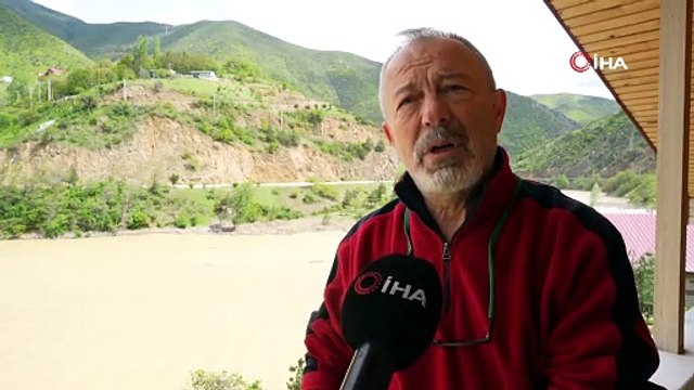 Torul Baraj Gölü’nde çöp adaları oluştu, mahalle sakinleri çözüm bekliyor