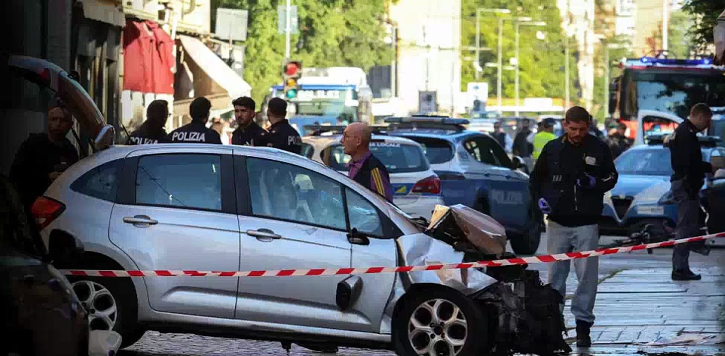 Modène : une ordure islamique percute des gens à la voiture bélier