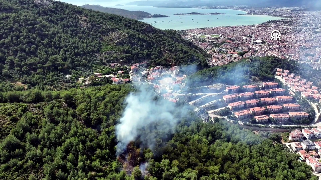 Fethiye'de orman yangını: Havadan ve karadan müdahale sürüyor