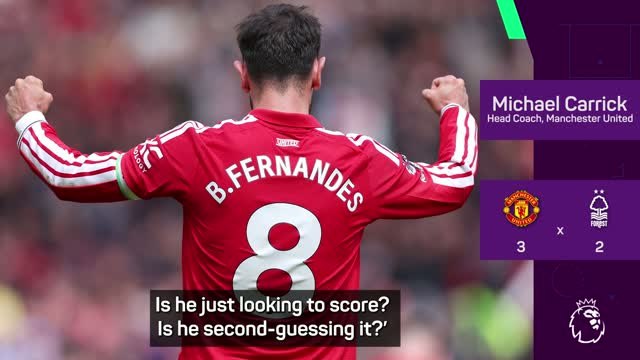 Carrick reacts after Fernandes equals Premier League assist record