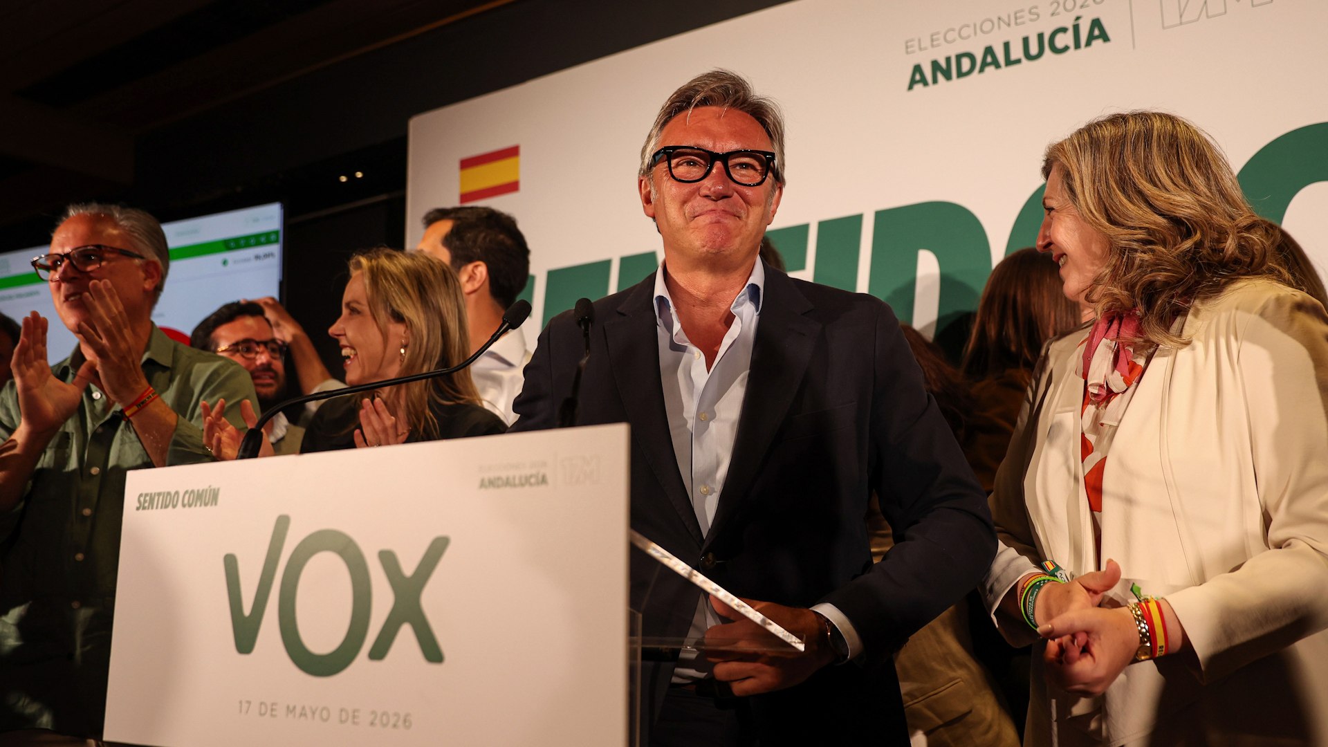 Vox vuelve a tener voz en Andalucía y camufla un resultado que le baja de su ola