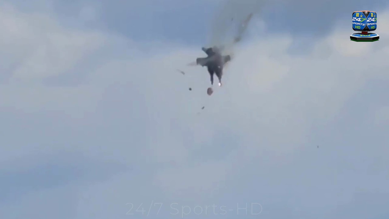 Shocking Moment: Military Jets Collide and Plunge into a Fireball during an Air Show as the Crew Flees in Parachutes