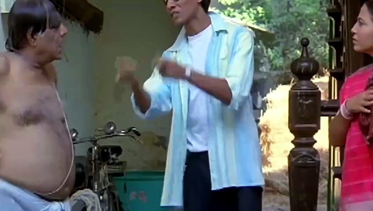 बड़ा कमज़ोर लेग पीस है ये मुर्गी को क्या पोलियो हो