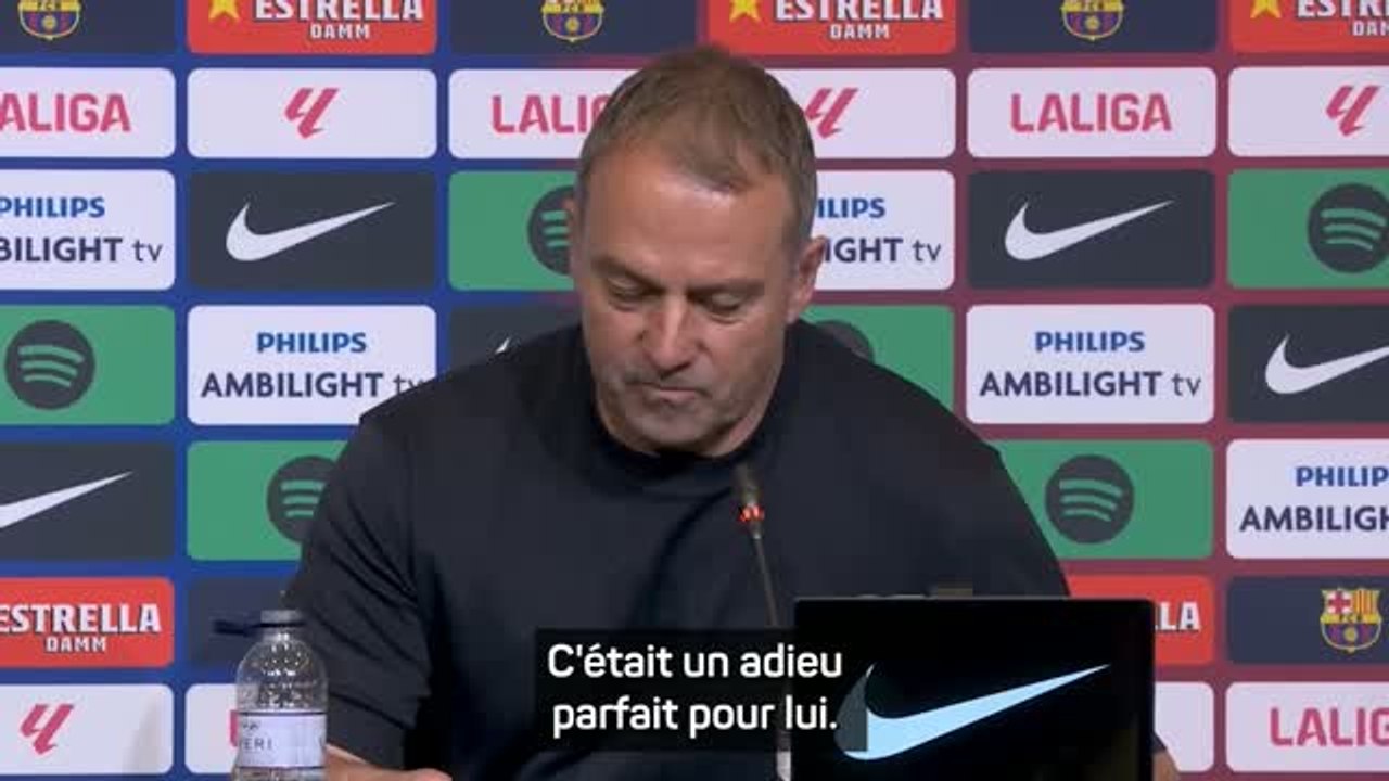 Barcelone - Flick rend hommage à Lewandowski qui a fait son dernier match à domicile