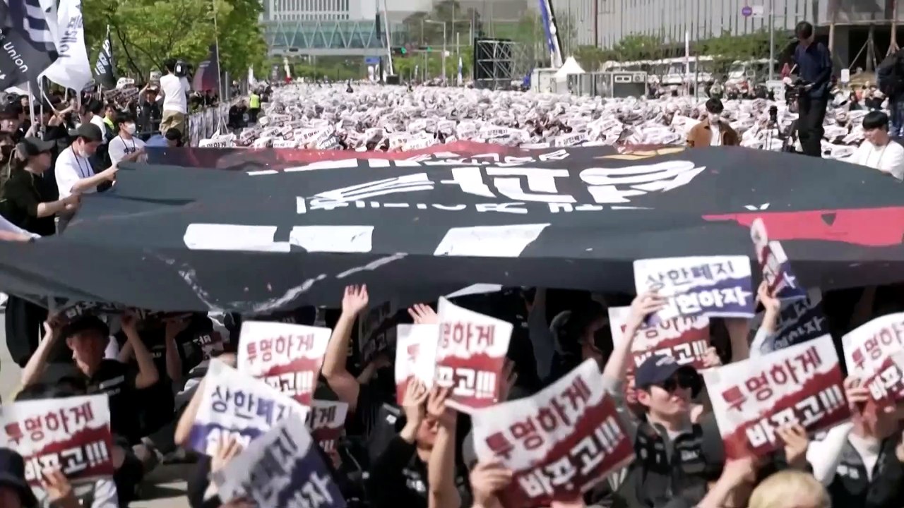 South Korea to pursue all options to avoid Samsung strike