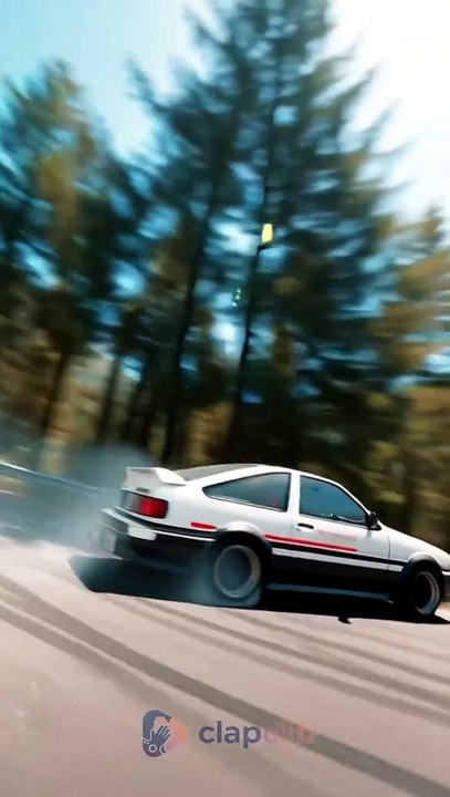 Toyota AE-86 drifting on top speed
