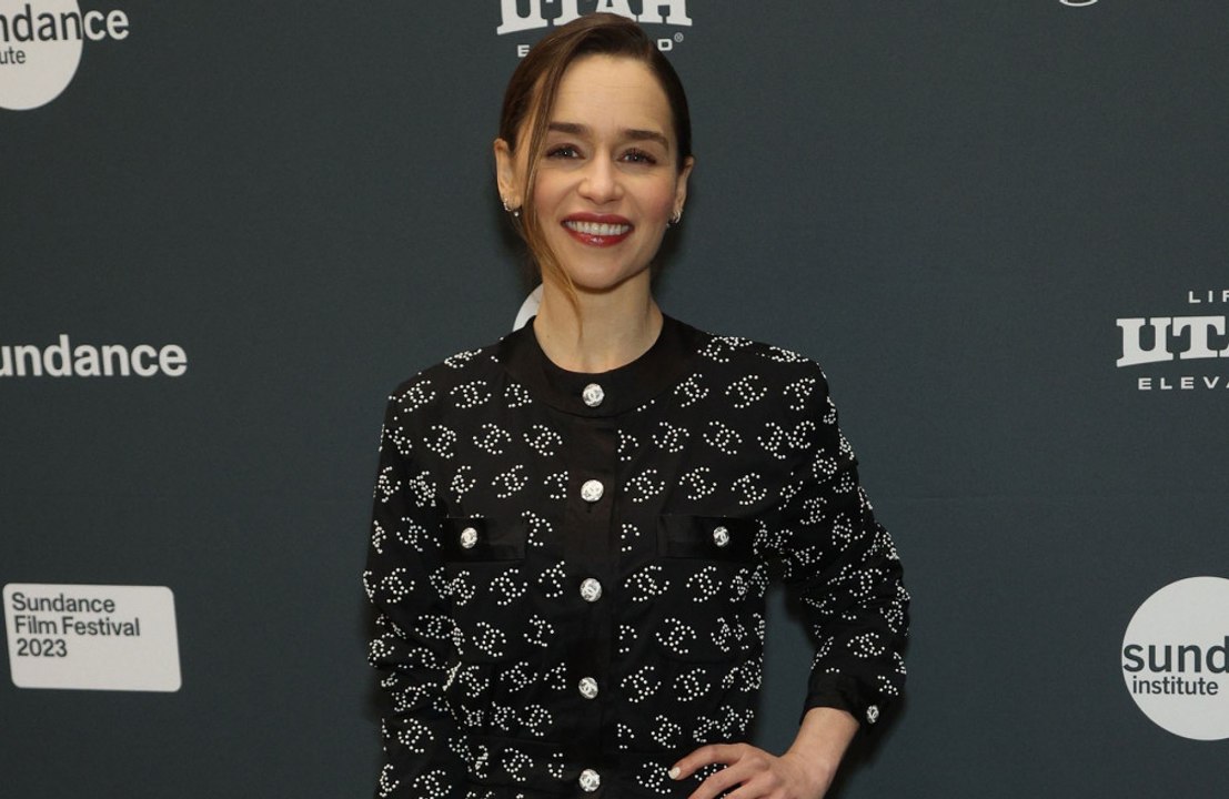 Emilia Clarke, geçirdiği beyin kanamalarının ardından 'ölümden döndüğüne' inandığını söyledi