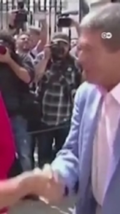 بعد عقود بعيدًا عن الأضواء… زوج أنغيلا ميركل يكشف تفاصيل حياته الخاصة لأول مرة