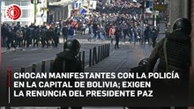 Chocan obreros y campesinos con la policía en la capital de Bolivia; exigen la renuncia del presidente Paz