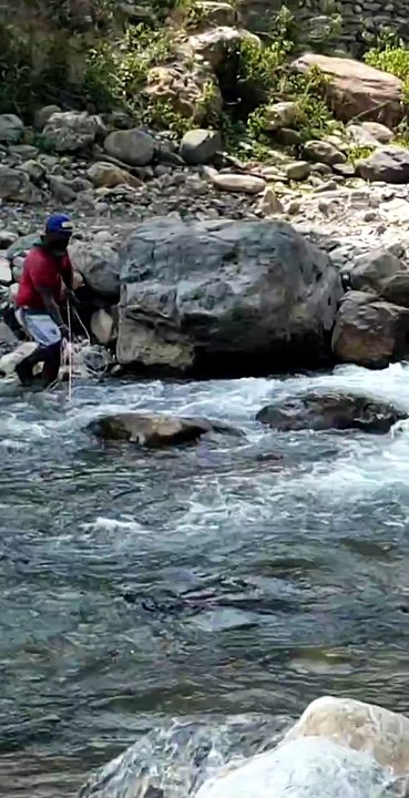 cast net fishing in Nepal |