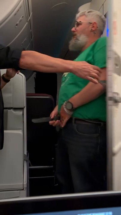 Drunk passenger scuffles with flight attendants
