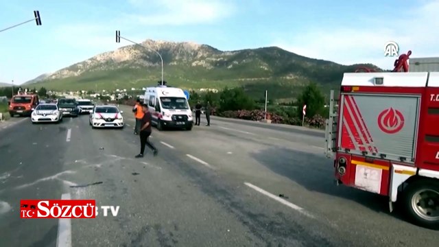 Mersin'de Rus uyruklu öğrencileri taşıyan servis aracının devrilmesi sonucu 17 kişi yaralandı