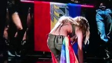 Tini mostró su apoyo a la comunidad LGBT+ en su show en Salta