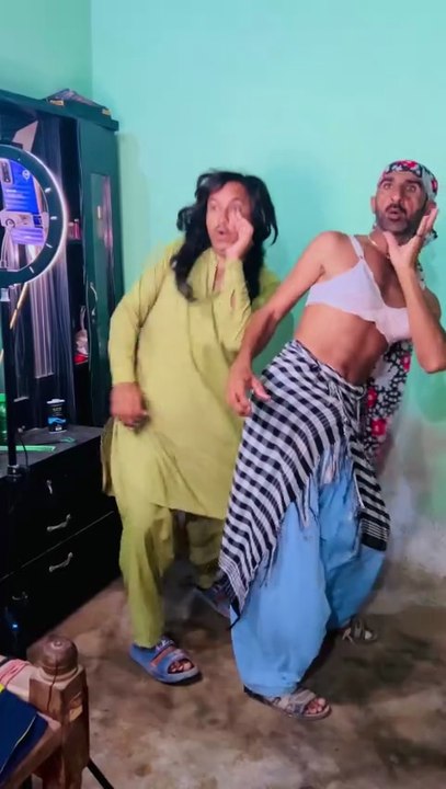 Mujra kar Raha hai mere ghar main