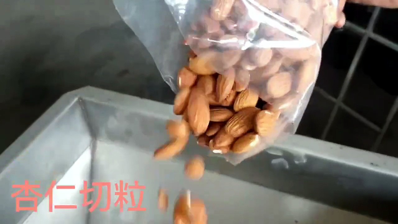 Nut dicing machine for almond, peanut, hazelnut
