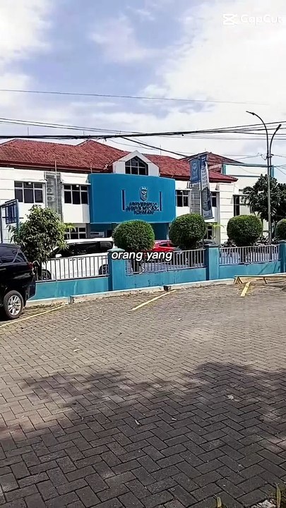 Dari bawah