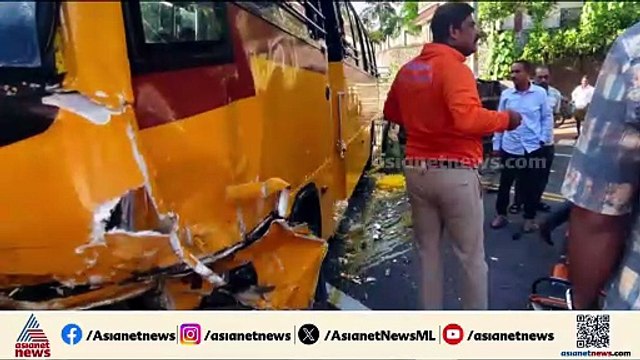സ്കൂൾ ബസും പിക്കപ്പ് വാനും കൂട്ടിയിടിച്ചു; ഡ്രൈവ‌ർക്ക് പരിക്ക്