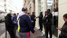 Απογοήτευση για τους φίλους της Swatch: Tα καταστήματα κλειστά εν μέσω της φρενίτιδας για ρολόι