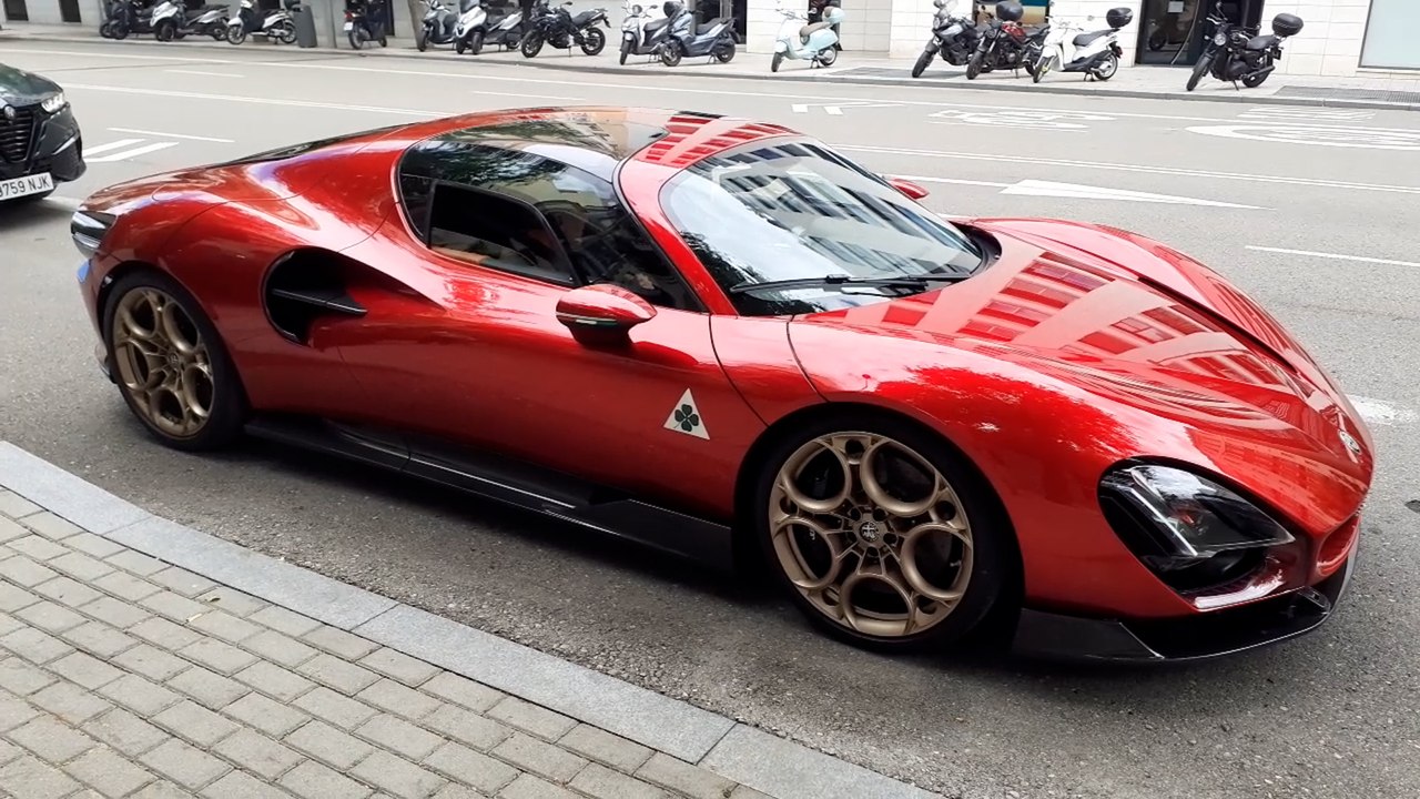 Alfa Romeo 33 extrastradale: arte sobre ruedas y unas prestaciones de infarto