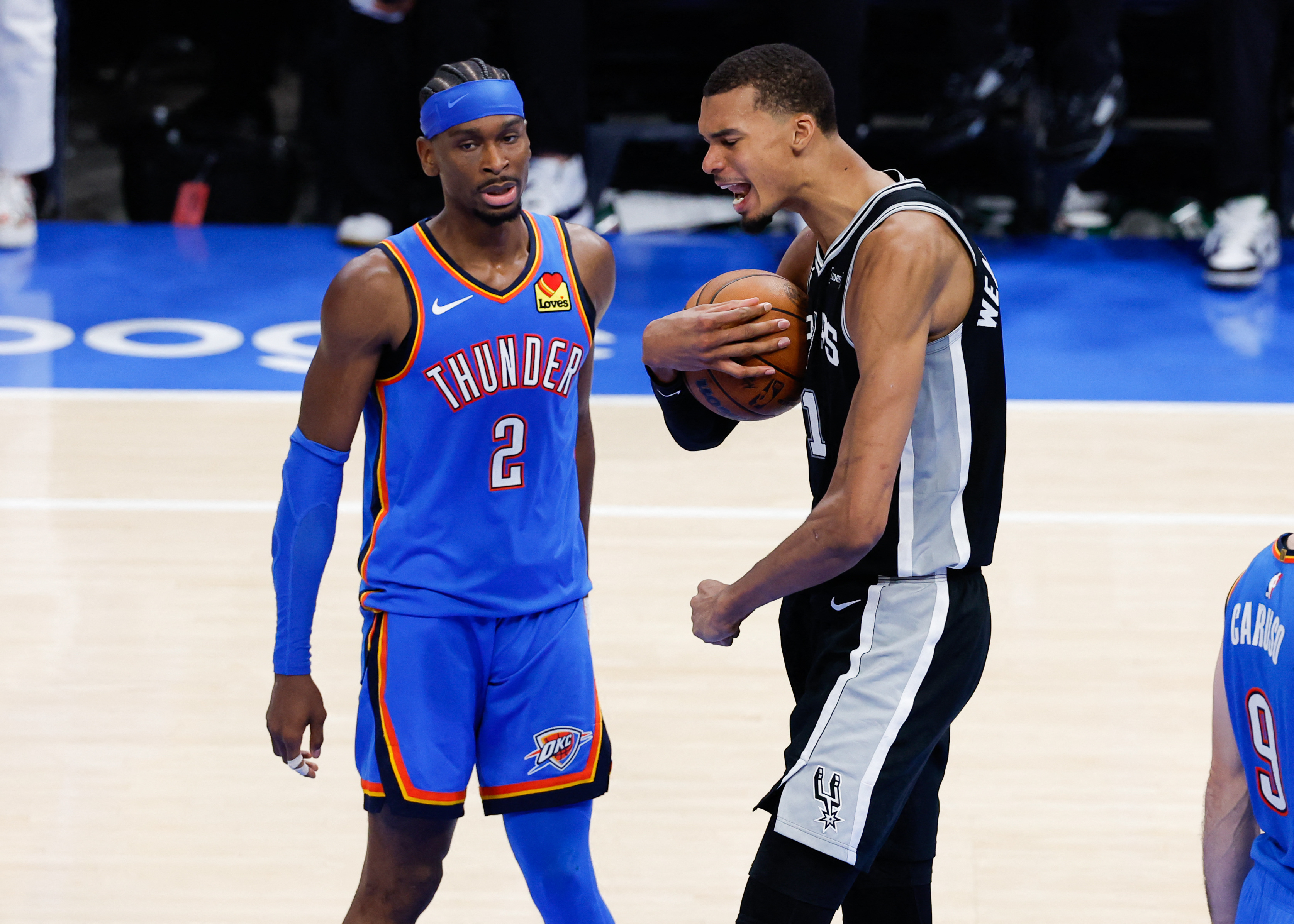 NBA : Grâce à un immense Wembanyama, les Spurs frappent fort d'entrée à OKC